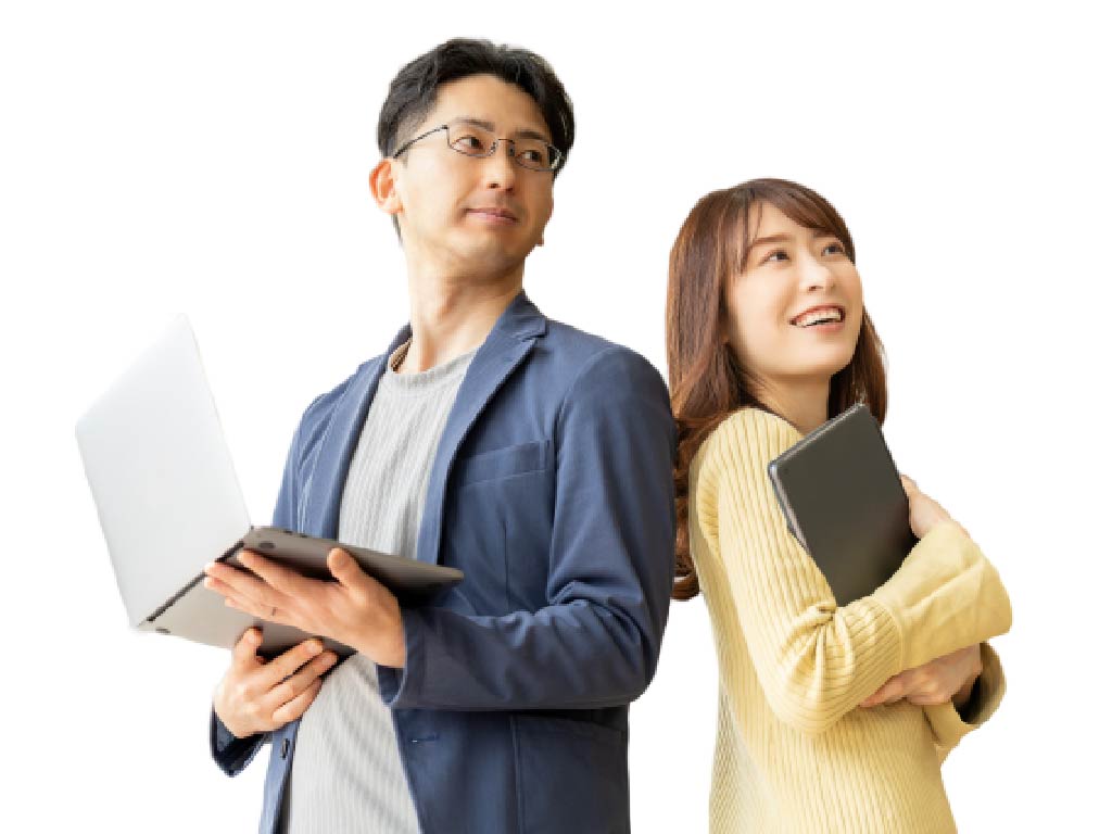 自信のある笑顔を見せる女性